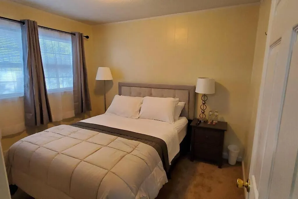 Apartment Suite 7, Sleep 6, Walk To Attractions In Uptown Charlotte