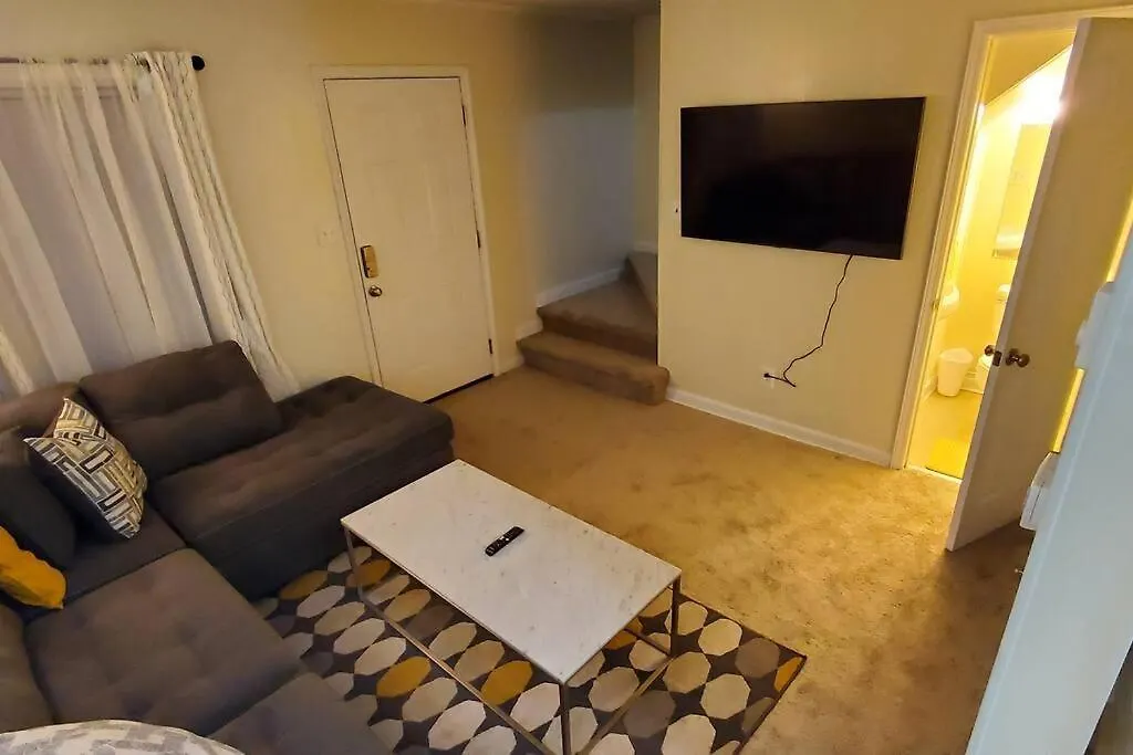 Suite 7, Sleep 6, Walk To Attractions In Uptown Charlotte Apartment